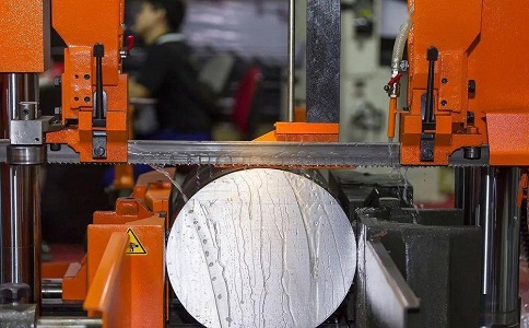 巴东立式金属带锯床切削出现跑带故障解决方法！